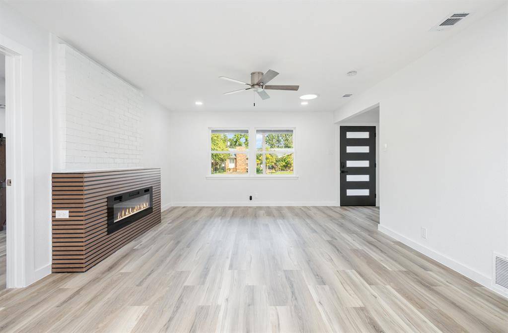 Dallas, TX 75228,11046 Delford Circle