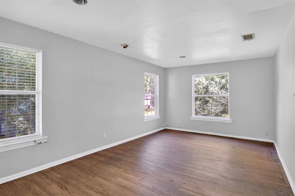 Dallas, TX 75208,2041 W Colorado Boulevard