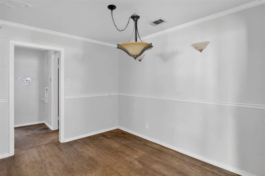 Dallas, TX 75208,2041 W Colorado Boulevard