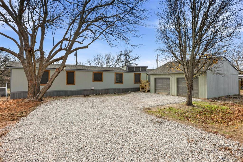 Granbury, TX 76049,821 Flamingo Road