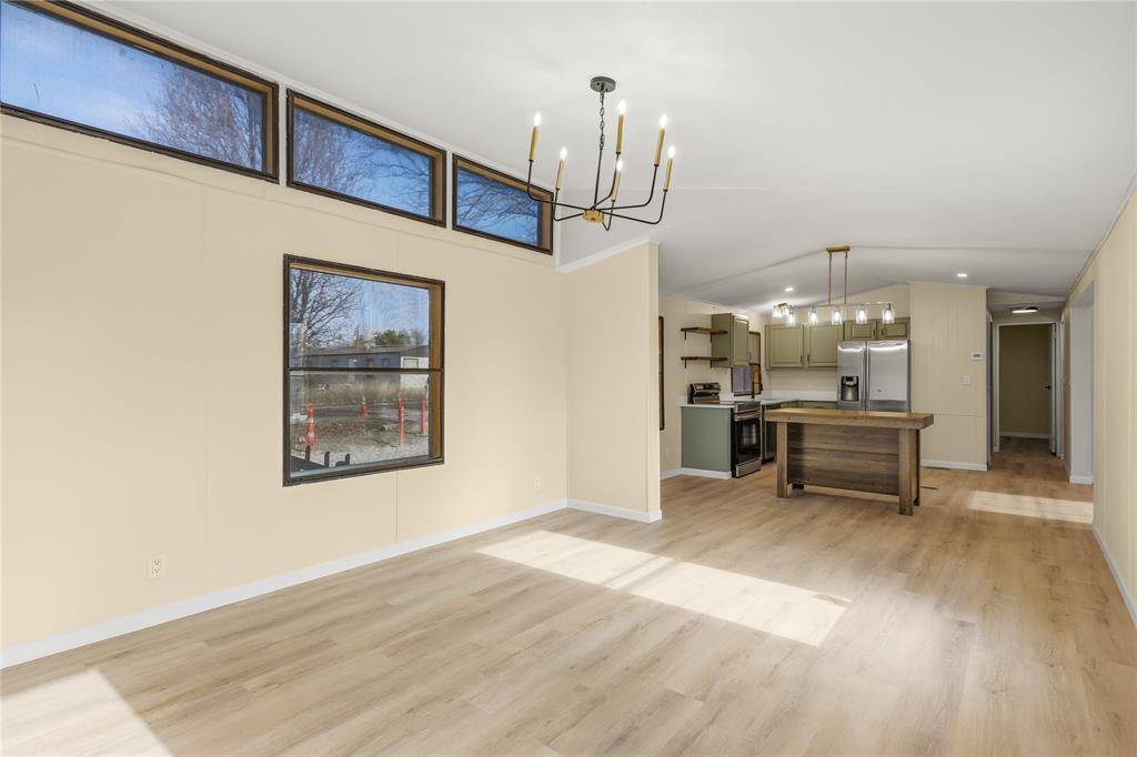 Granbury, TX 76049,821 Flamingo Road