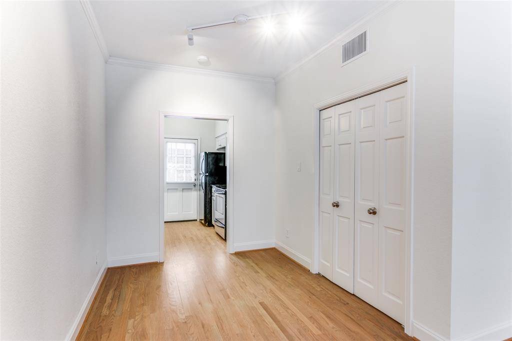 Fort Worth, TX 76109,4405 Bellaire Drive S #119