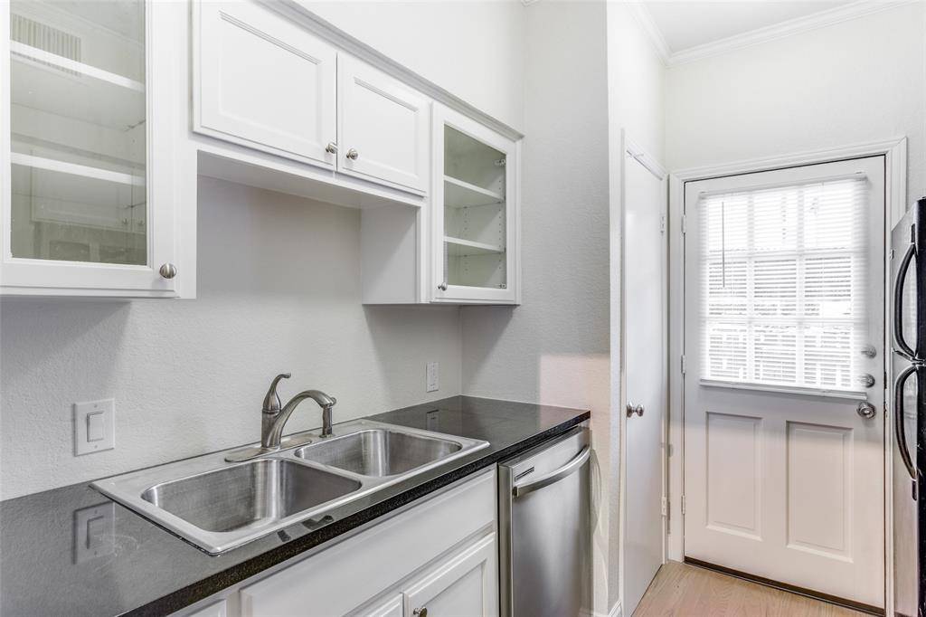 Fort Worth, TX 76109,4405 Bellaire Drive S #119