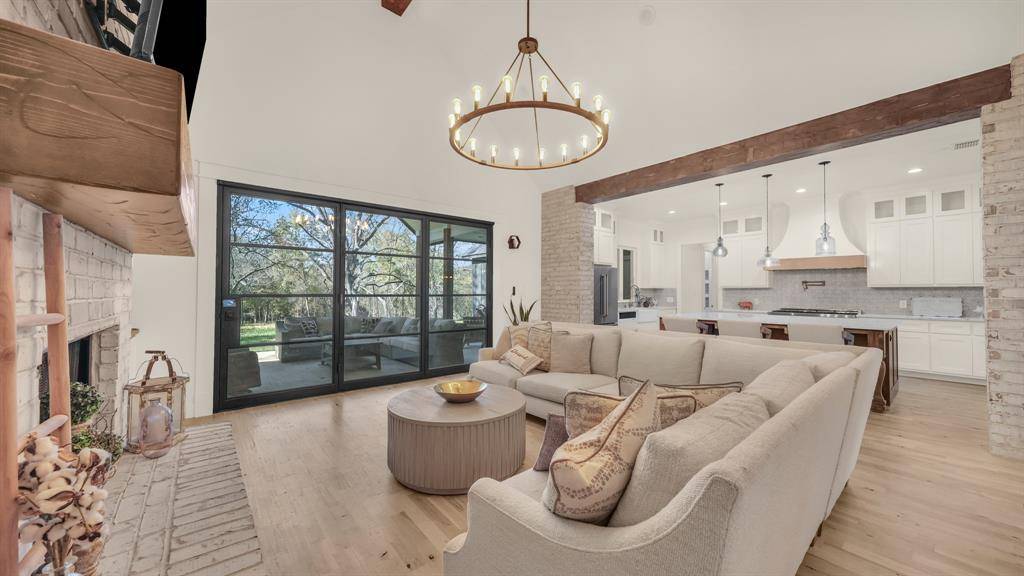 Azle, TX 76020,374 Glade Valley Road