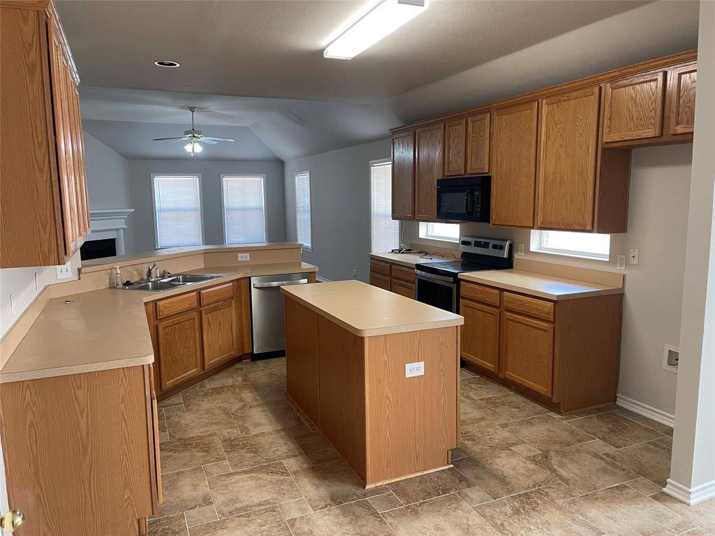 Denton, TX 76226,5908 Meadowglen Drive