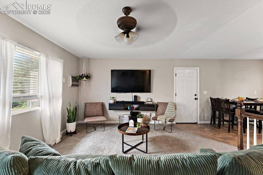 Colorado Springs, CO 80906,1304 Burnham ST