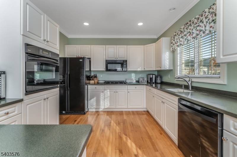 Washington Twp., NJ 07882,40 Merlin Dr