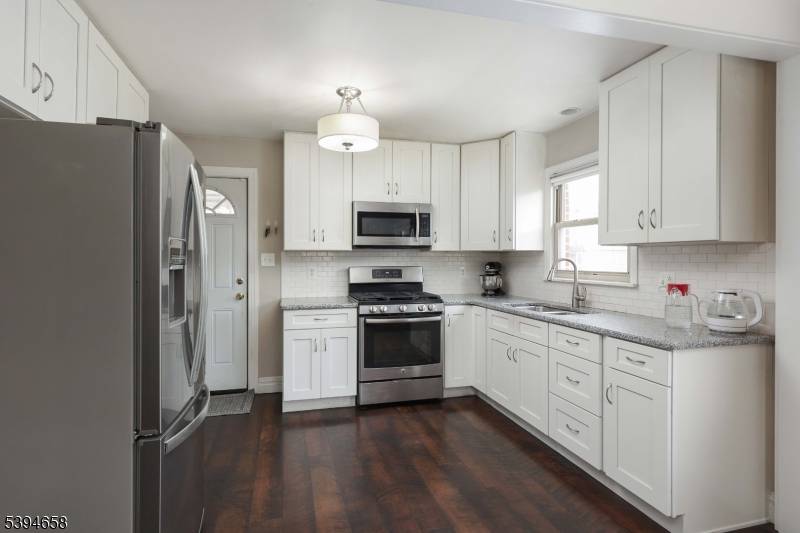 Linden City, NJ 07036,825 Dennis Pl