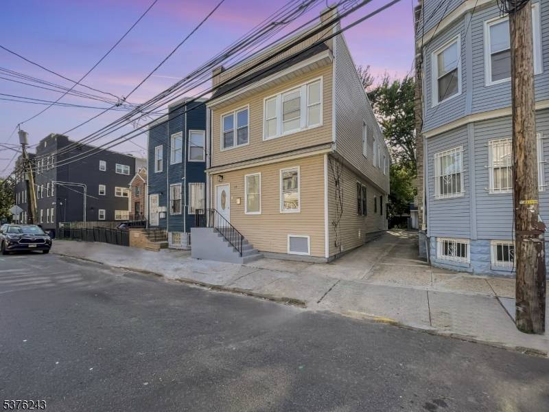 Newark City, NJ 07106,39 Brookdale Ave