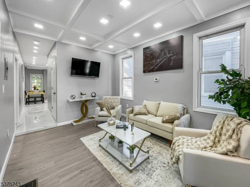 Newark City, NJ 07106,39 Brookdale Ave