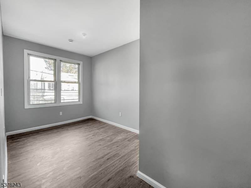 Newark City, NJ 07106,39 Brookdale Ave