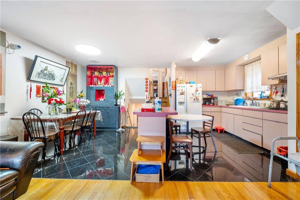 Brooklyn, NY 11219,1427 67th ST