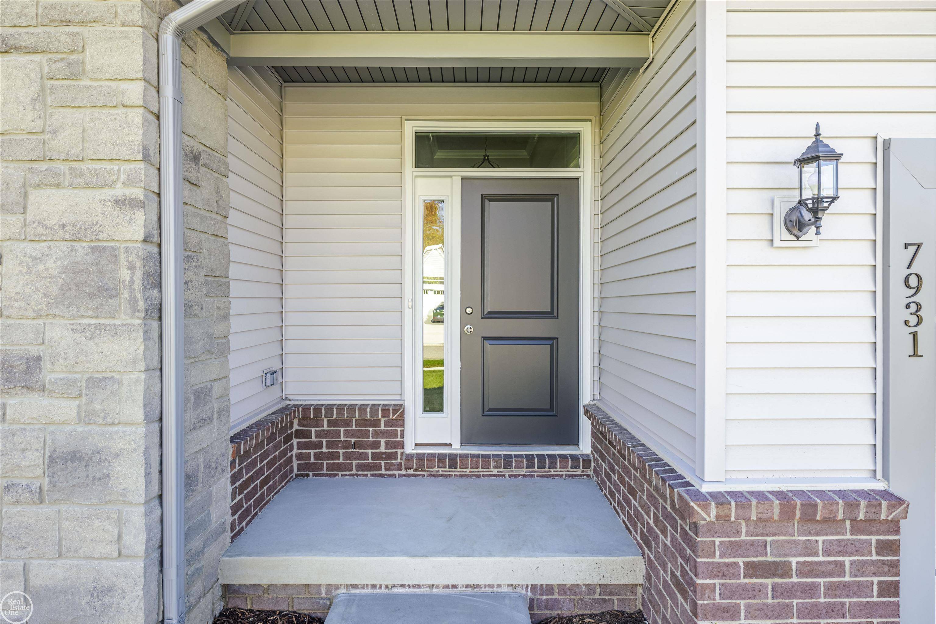 Waterford, MI 48327,7931 Jordan DR