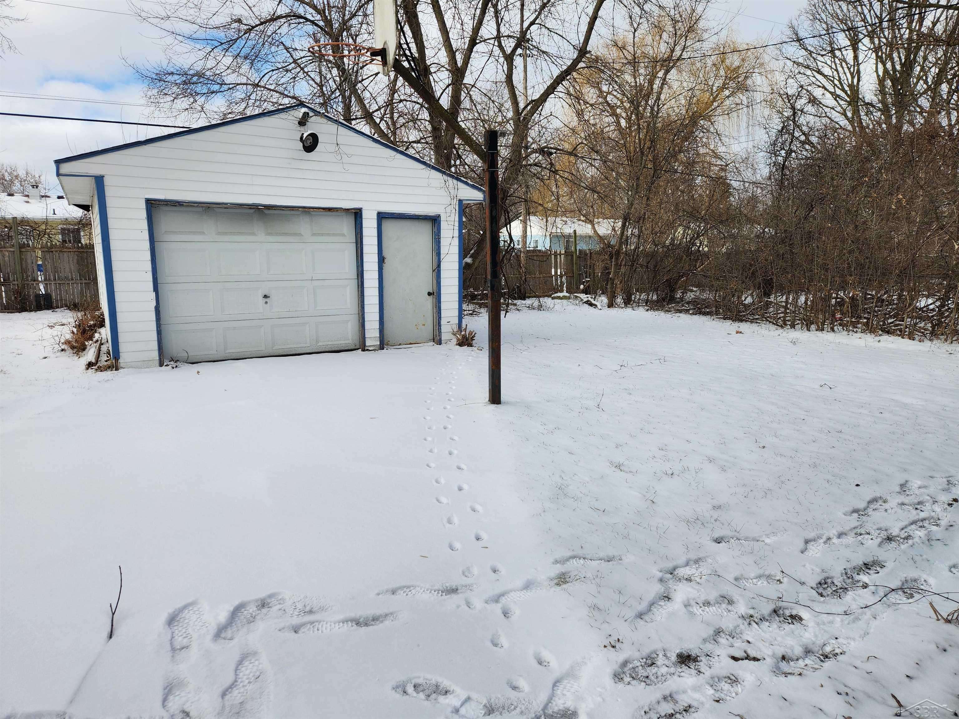 Saginaw, MI 48601,945 S 27th ST