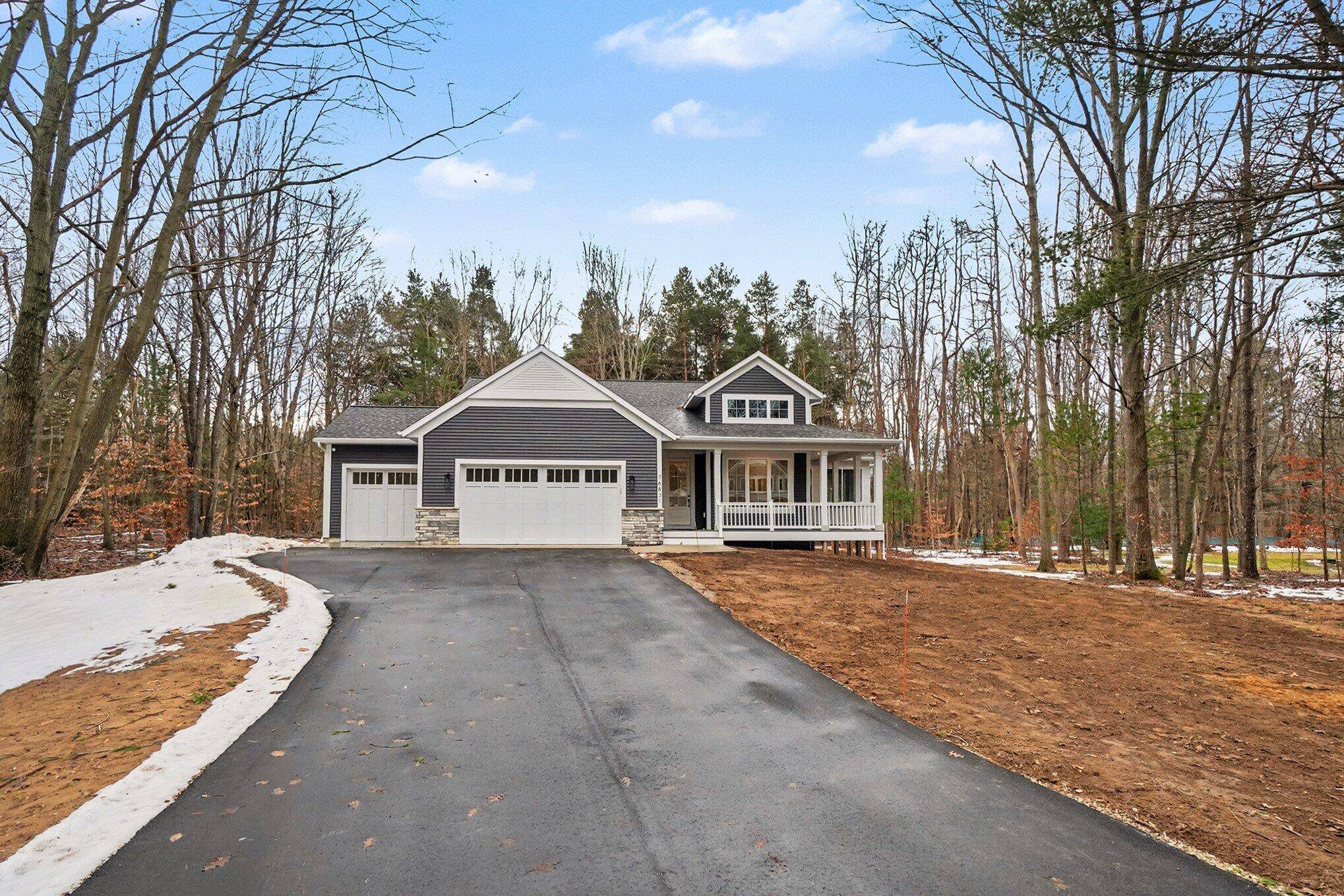 South Haven, MI 49090,76831 Wood Crest CT