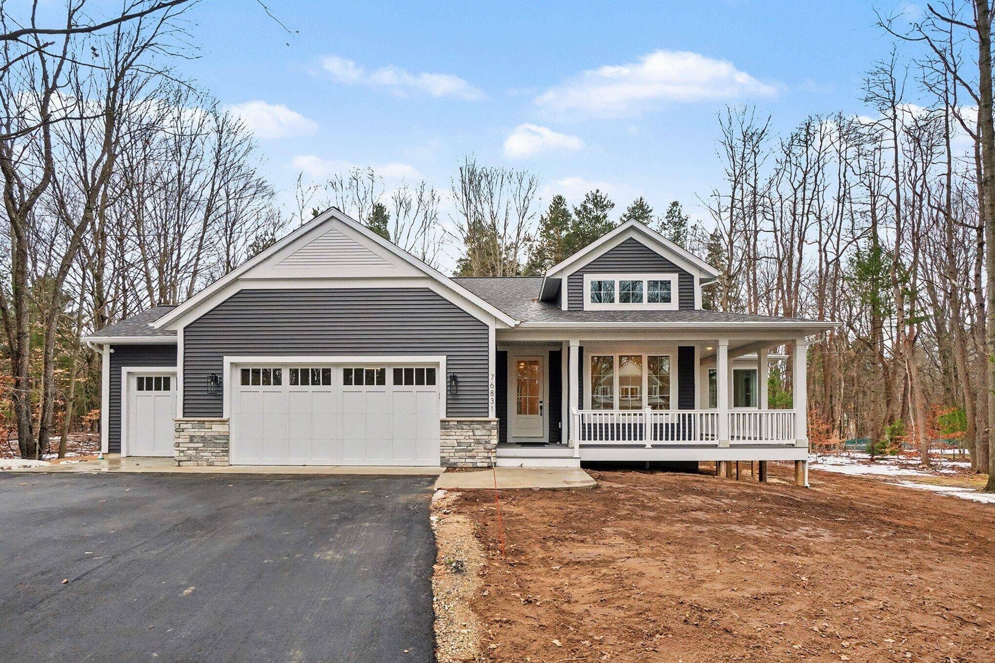 South Haven, MI 49090,76831 Wood Crest CT