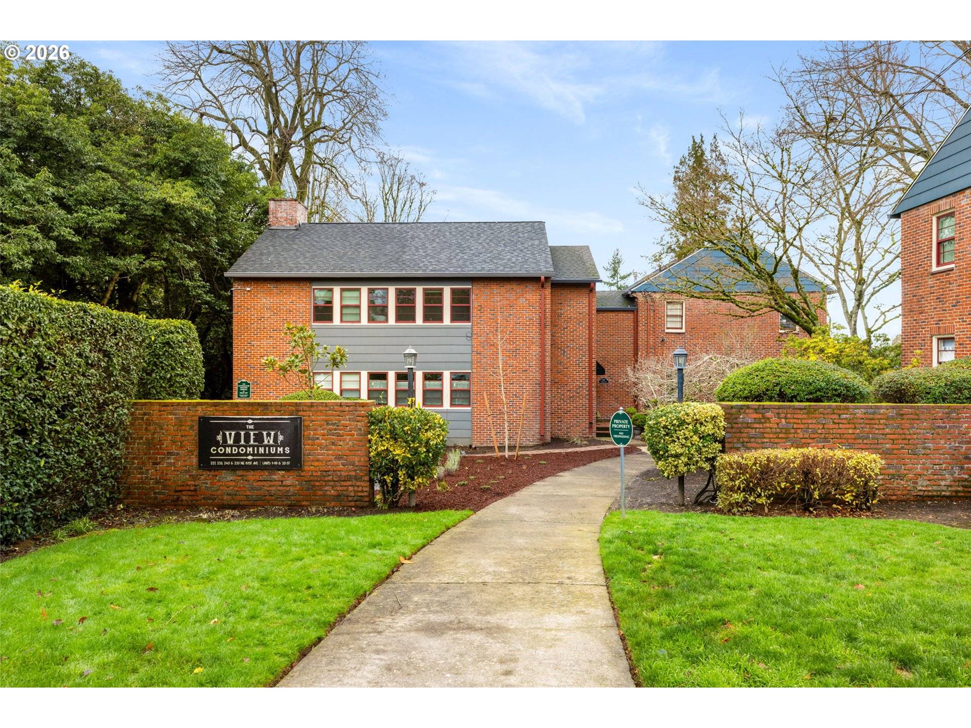 Portland, OR 97213,255 NE 61 AVE #12