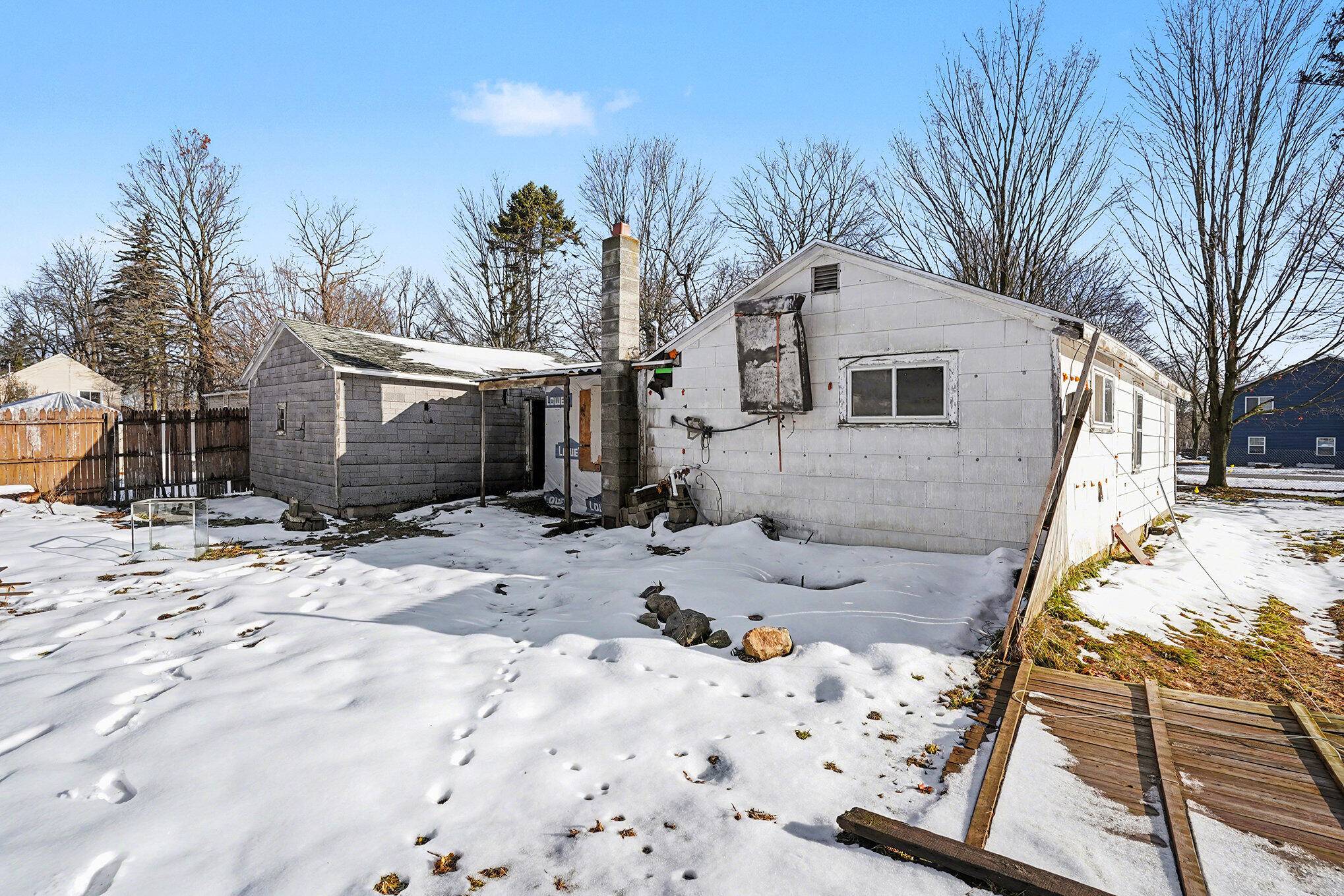 Hesperia, MI 49421,171 S State ST