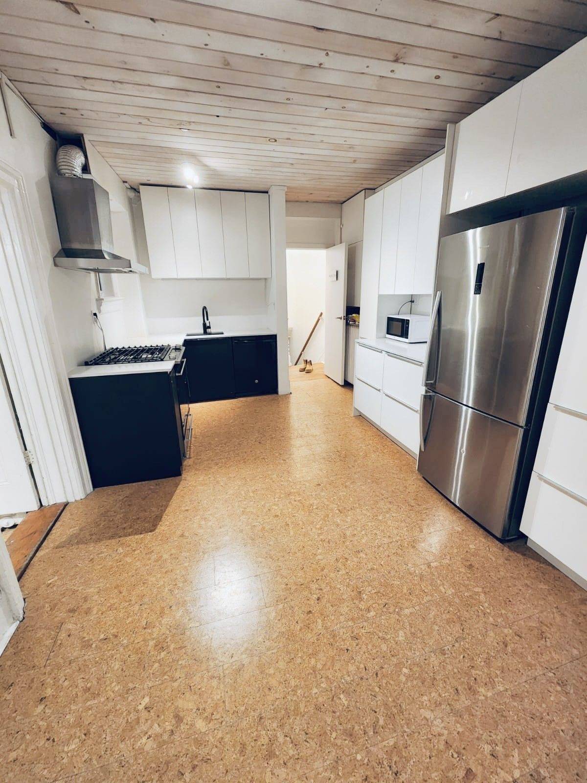 Toronto C01, ON M5S 2M9,10 Borden ST #2nd Floor