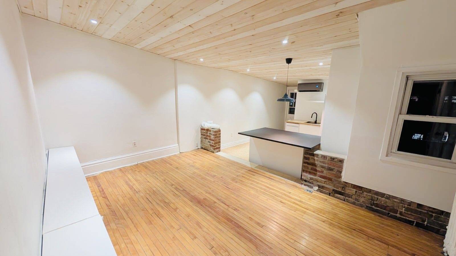 Toronto C01, ON M5S 2M9,10 Borden ST #3rd floor