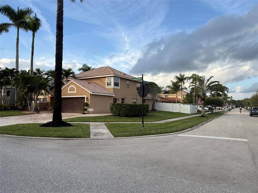 Boynton Beach, FL 33472,5532 Descartes Cir