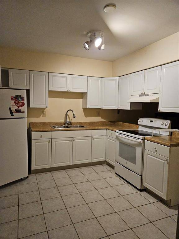 Miami, FL 33179,191 NE 212th Ter