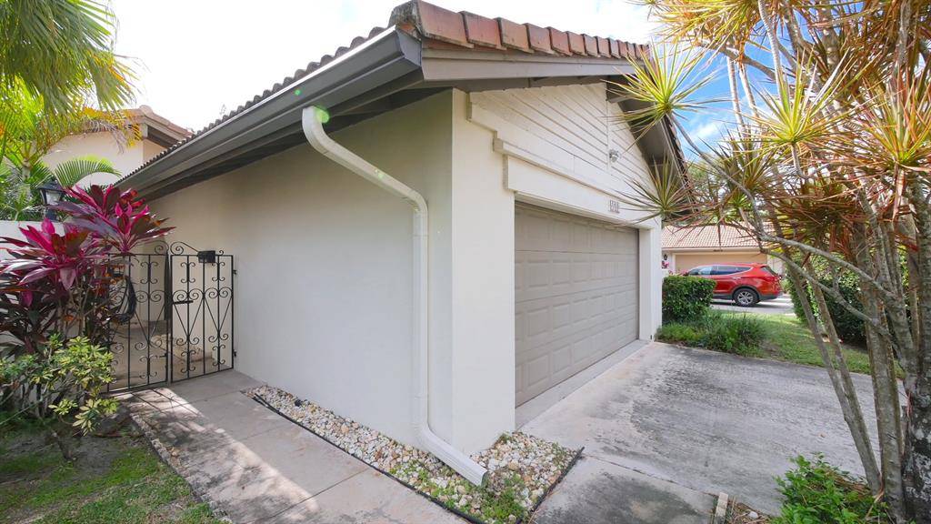 Lauderhill, FL 33319,5616 Hammock Ln #114