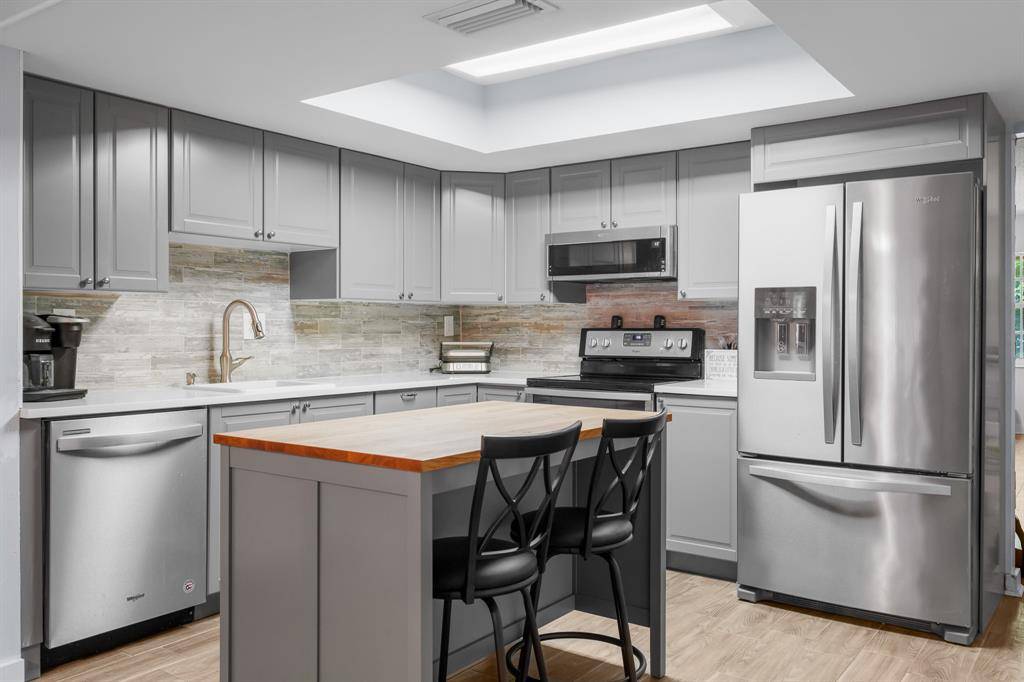 Coral Springs, FL 33065,8101 NW 27th St #4