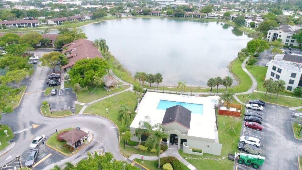 Oakland Park, FL 33309,203 Lake Pointe Dr #108