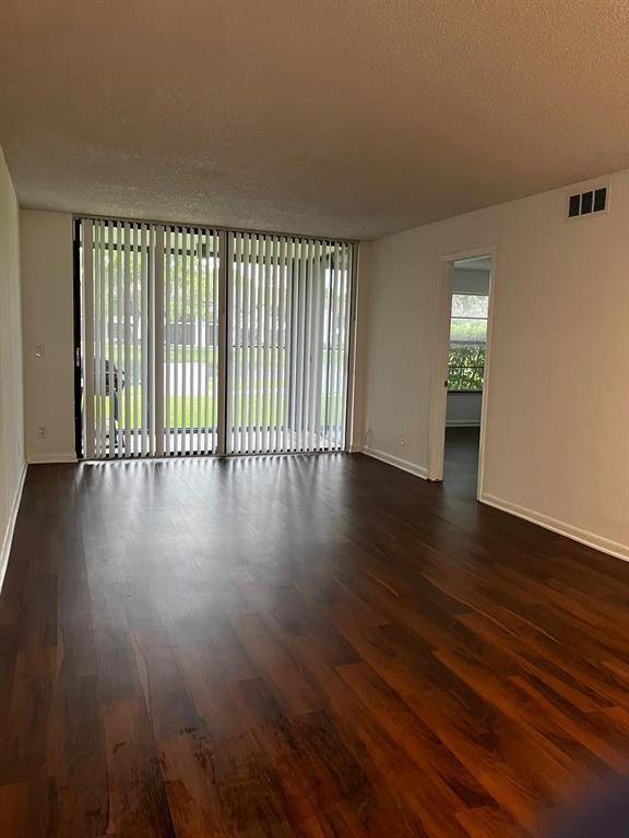 Oakland Park, FL 33309,203 Lake Pointe Dr #108