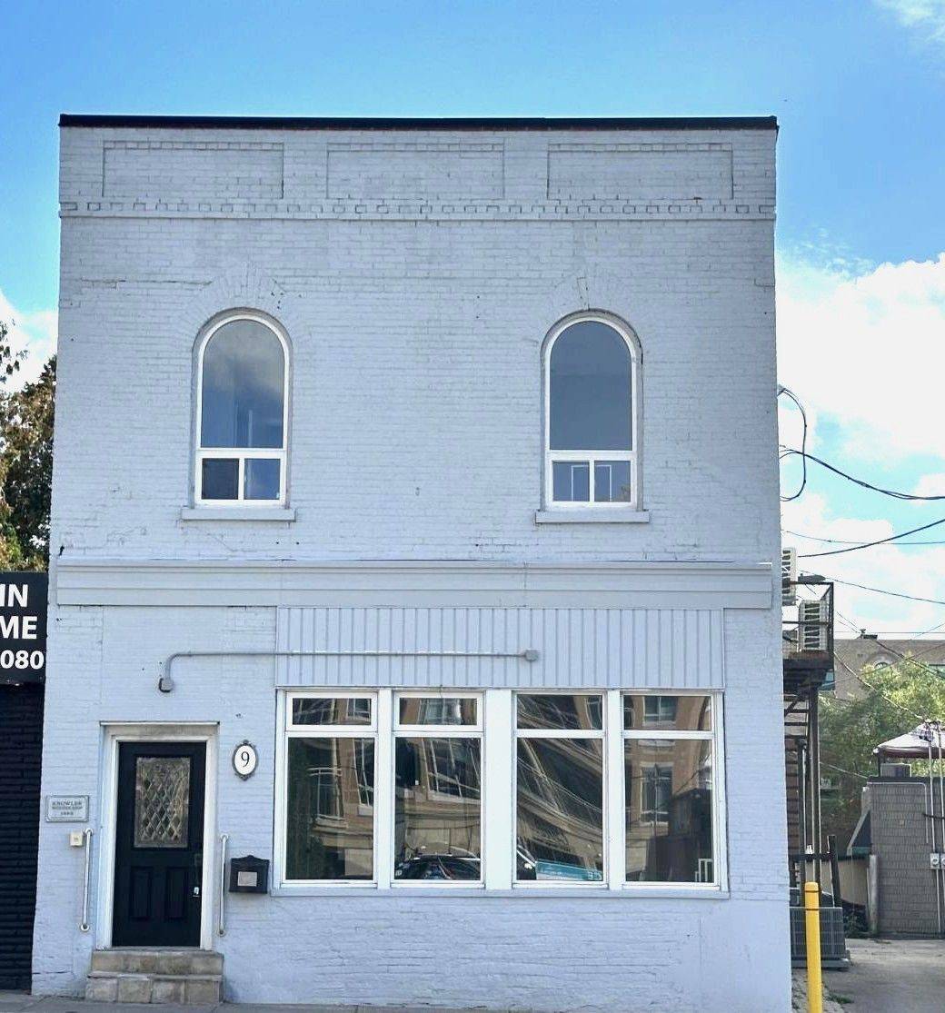 Aurora, ON L4G 1H4,9 Wellington ST E #C