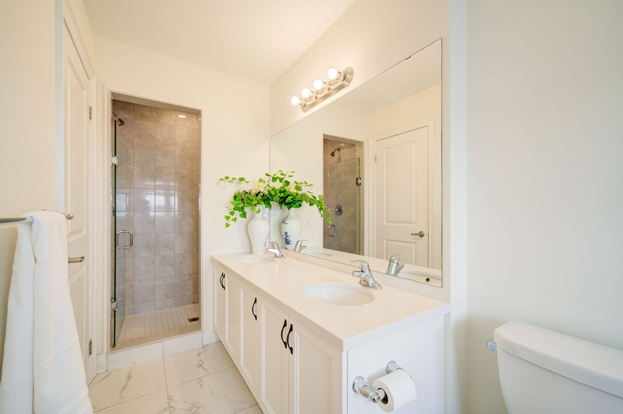 Markham, ON L3S 0E9,22 Thomas Hope LN