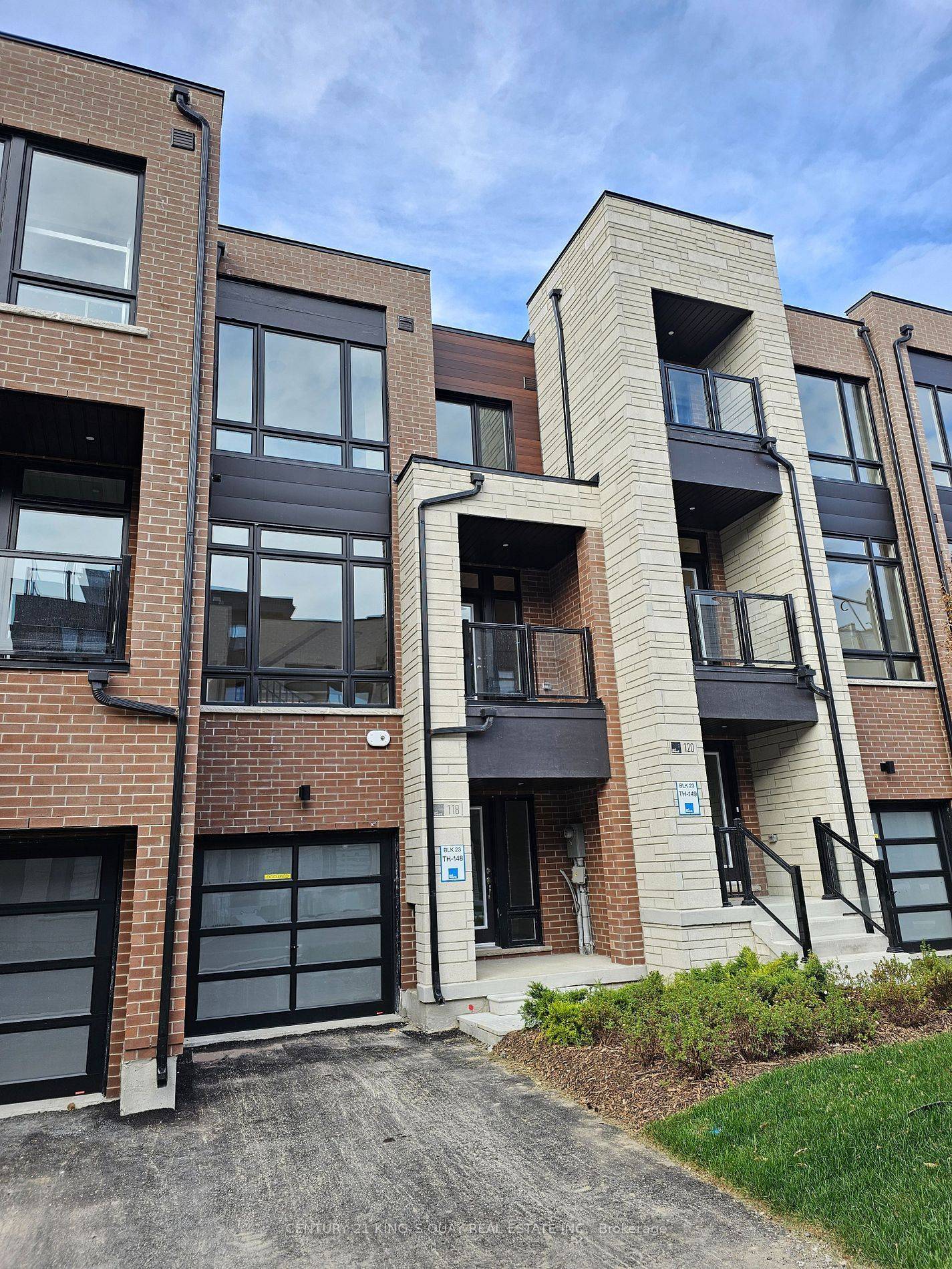 Richmond Hill, ON L4E 1G9,118 Credit LN