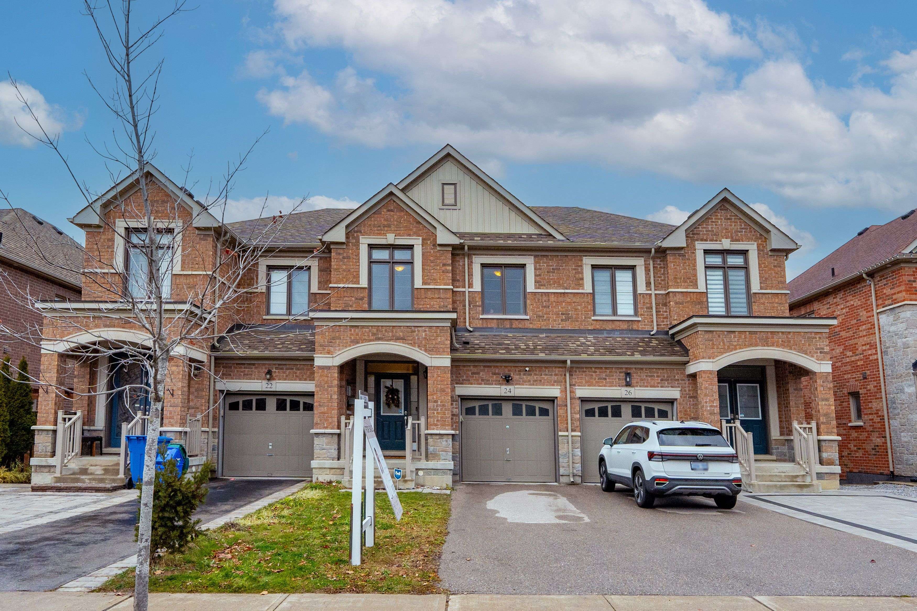 East Gwillimbury, ON L9N 0P5,24 Briarfield AVE