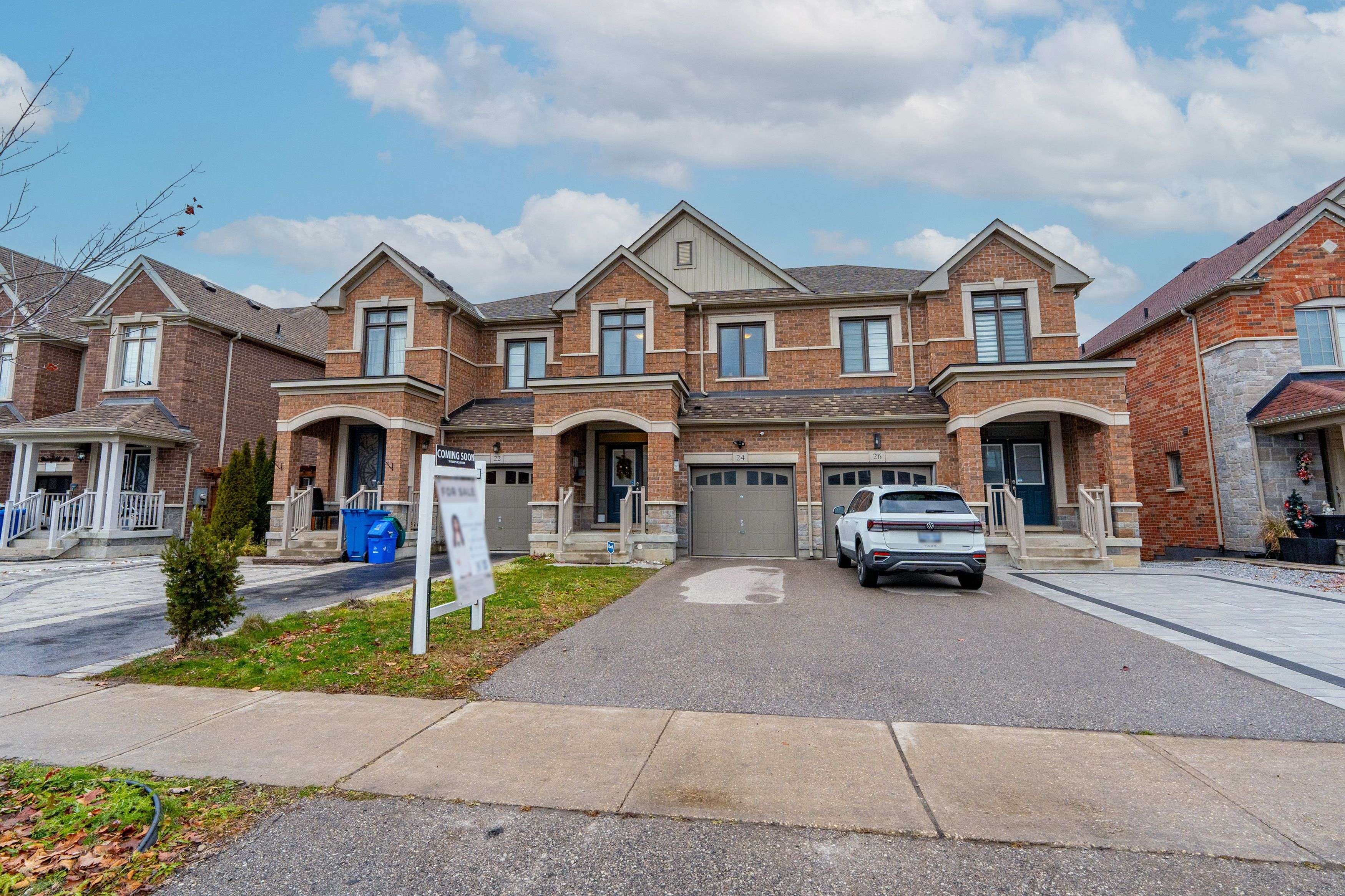 East Gwillimbury, ON L9N 0P5,24 Briarfield AVE