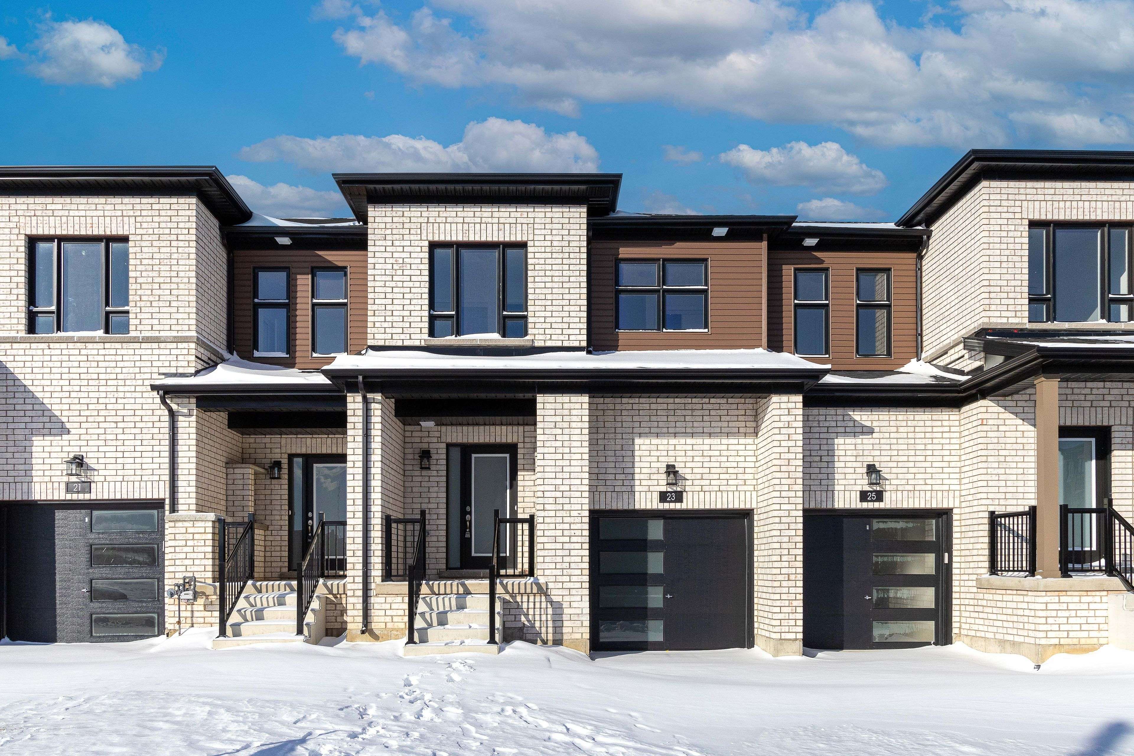 Barrie, ON L4N 6K7,23 Evergreen TER