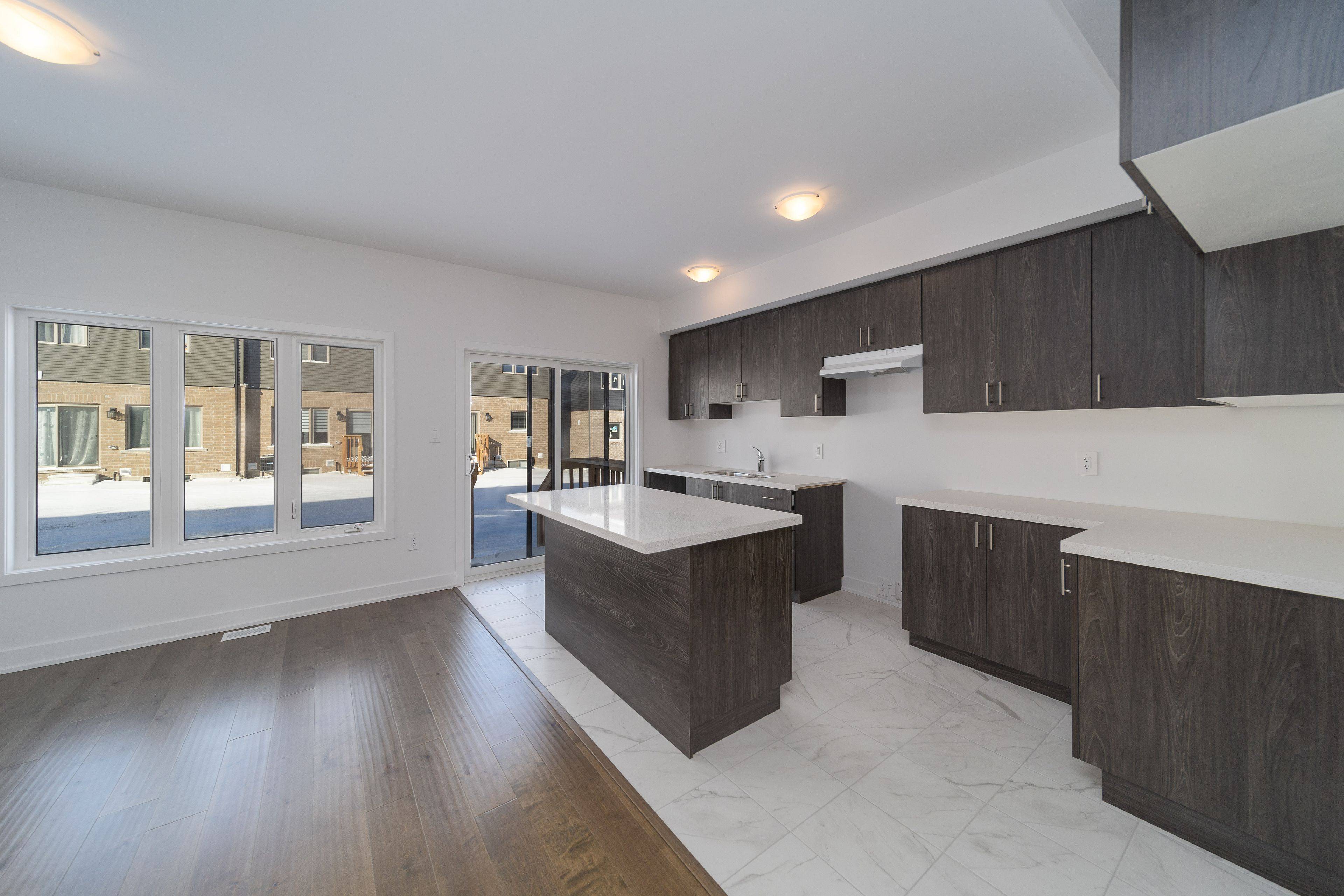 Barrie, ON L4N 6K7,23 Evergreen TER