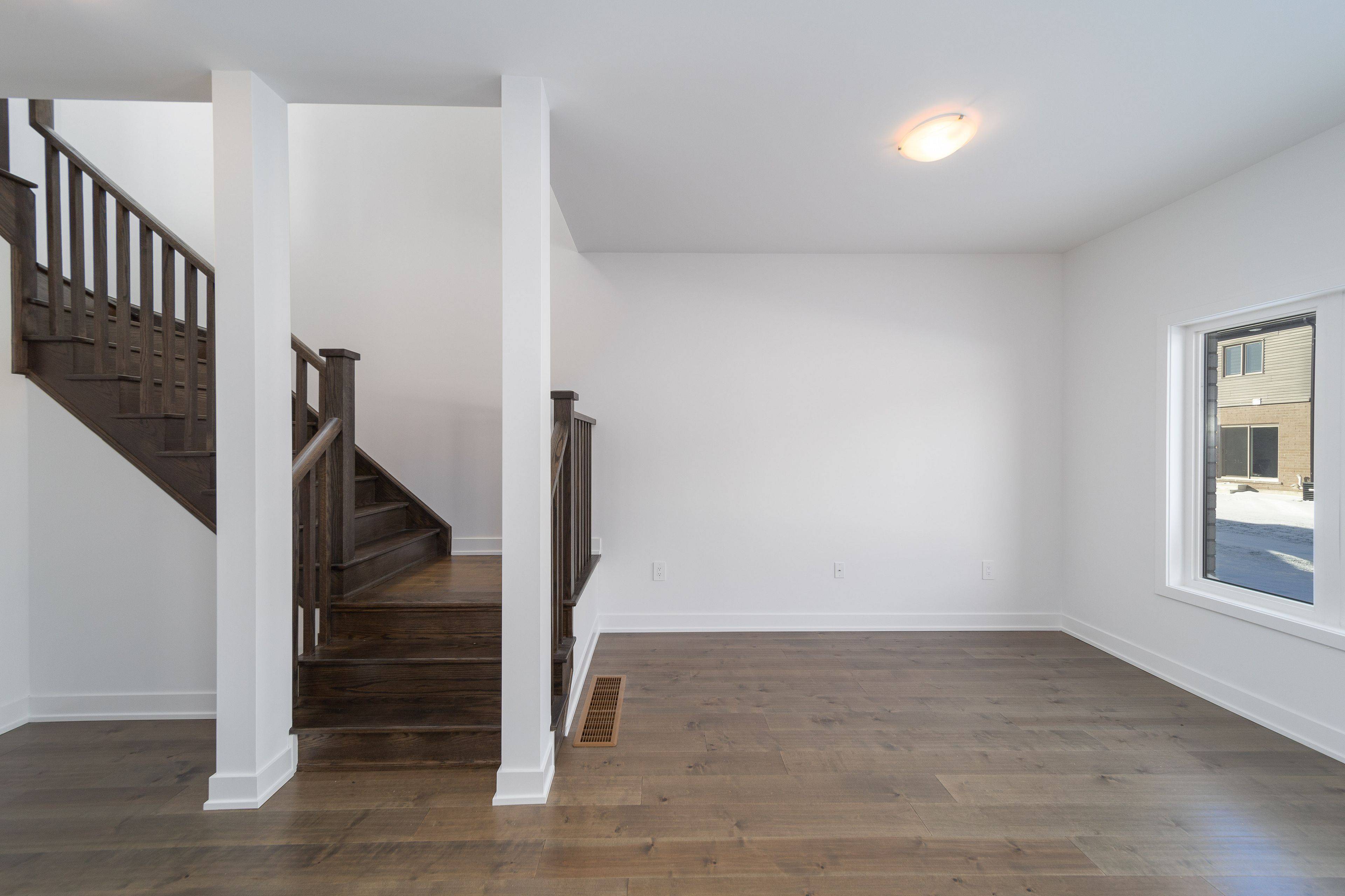 Barrie, ON L4N 6K7,23 Evergreen TER