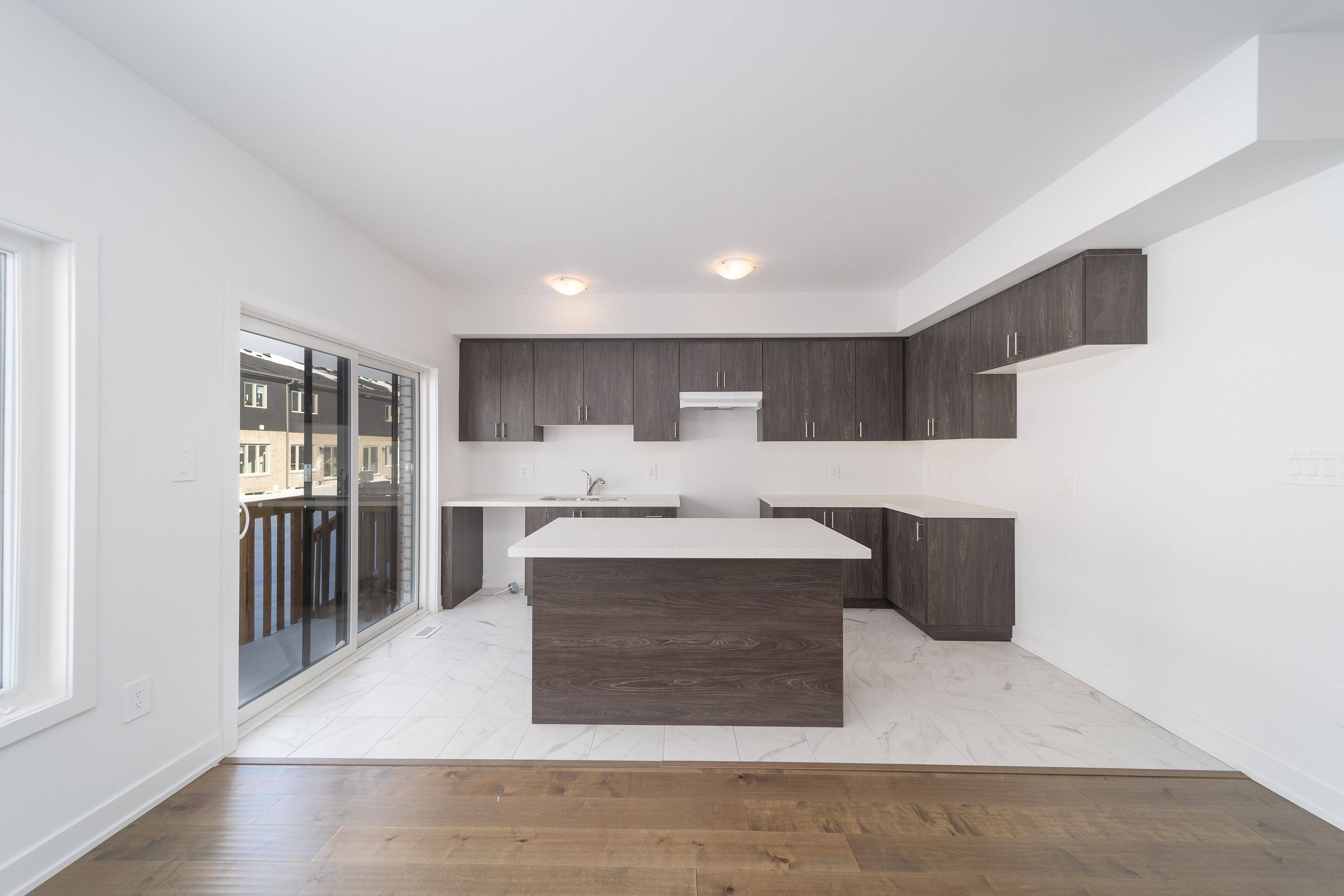 Barrie, ON L4N 6K7,23 Evergreen TER