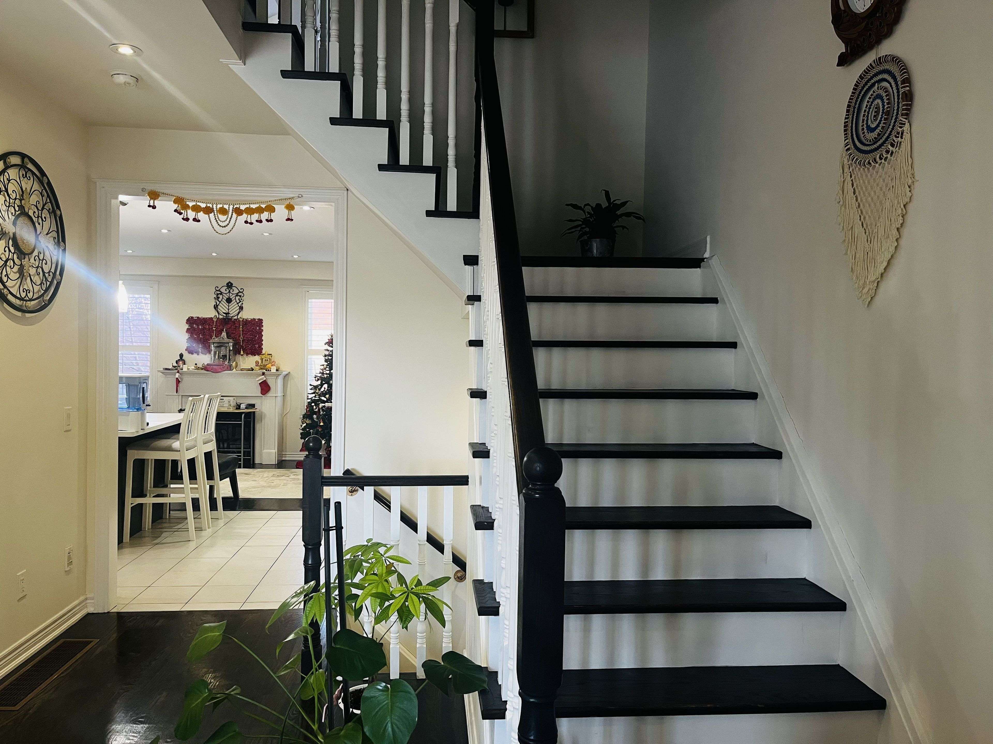 Oakville, ON L6M 0P8,571 Sixteen Mile DR