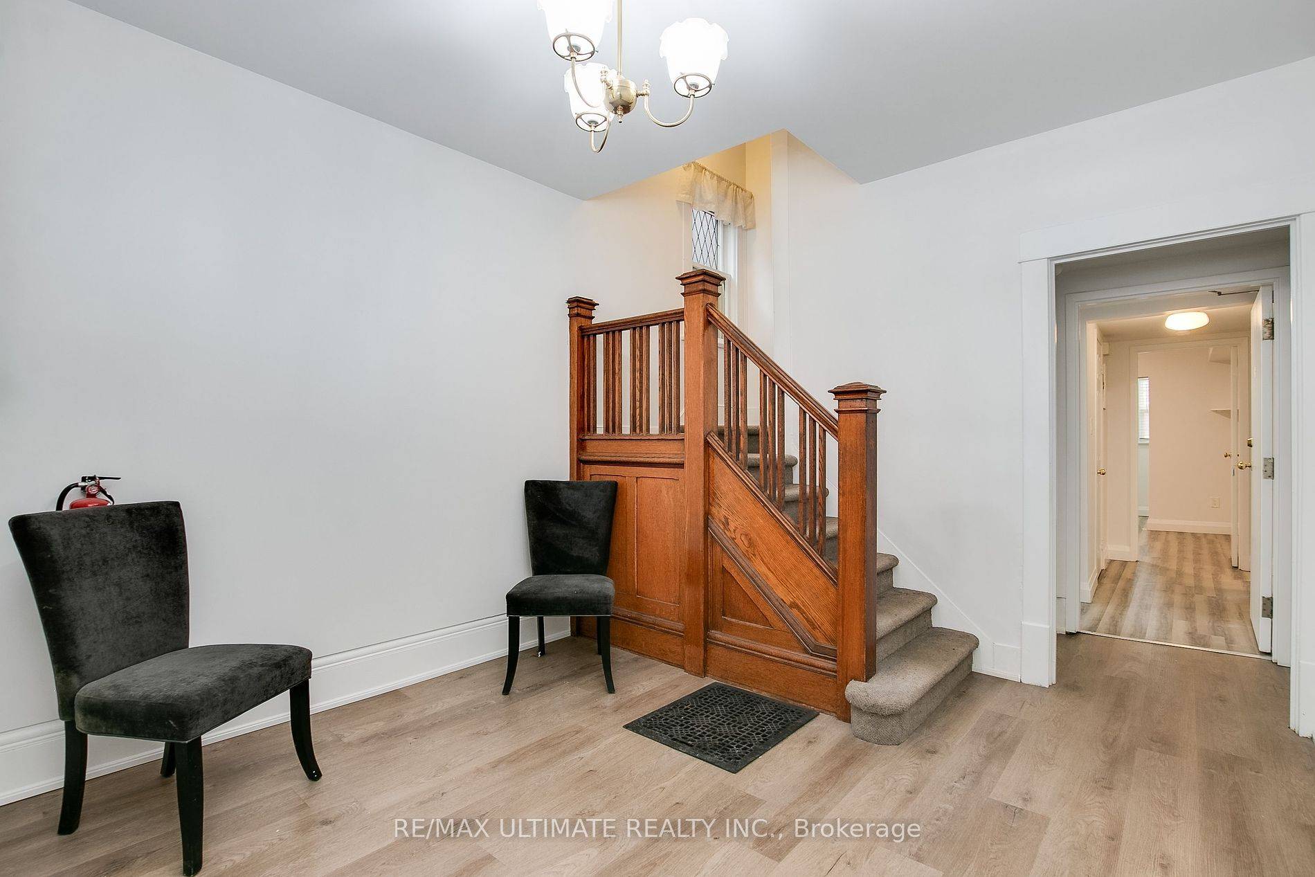 Toronto W02, ON M6S 2Z7,528 Runnymede RD #Unit 1