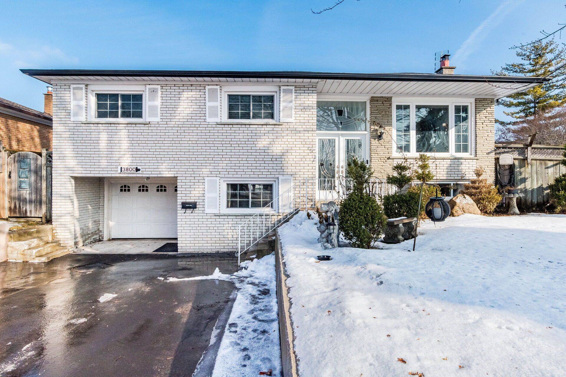 Mississauga, ON L4T 2A2,3800 Wyewood RD