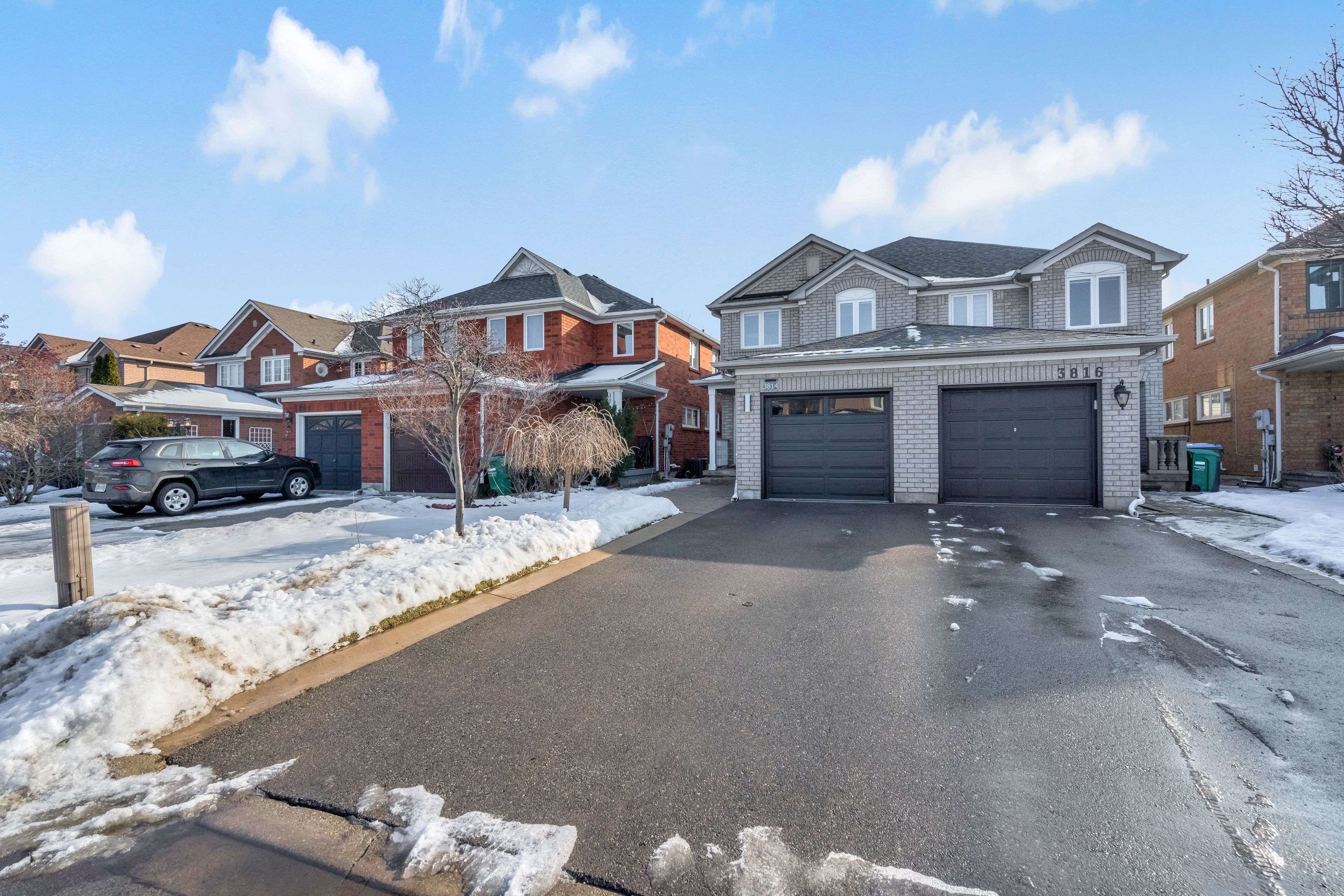 Mississauga, ON L5N 7W7,3814 Spicewood WAY