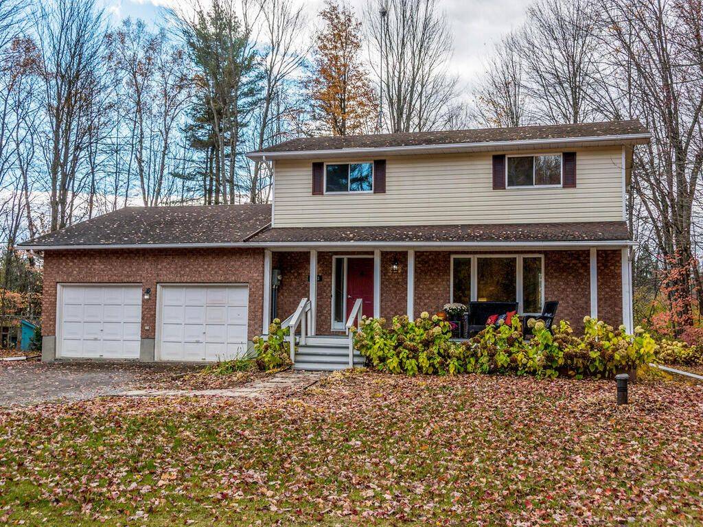 Carp - Huntley Ward, ON K0A 1L0,1423 Diamondview RD