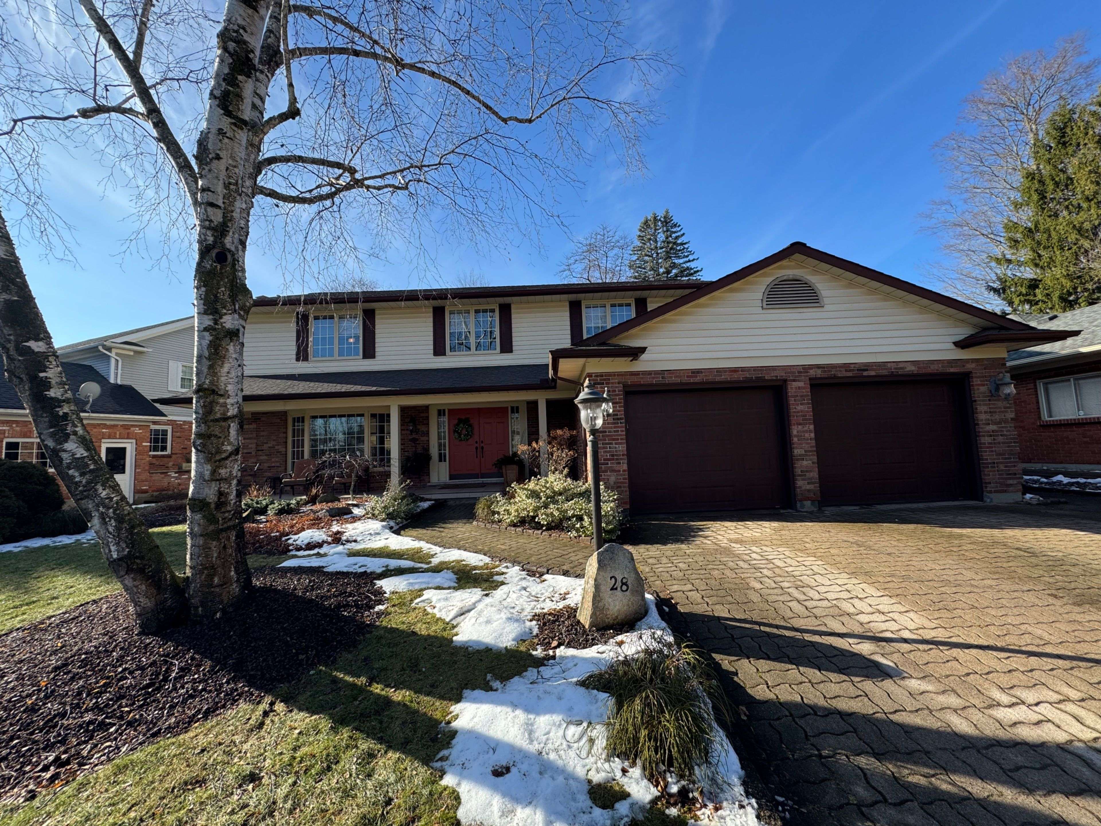 Pelham, ON L0S 1E1,28 Forest Hill CRES