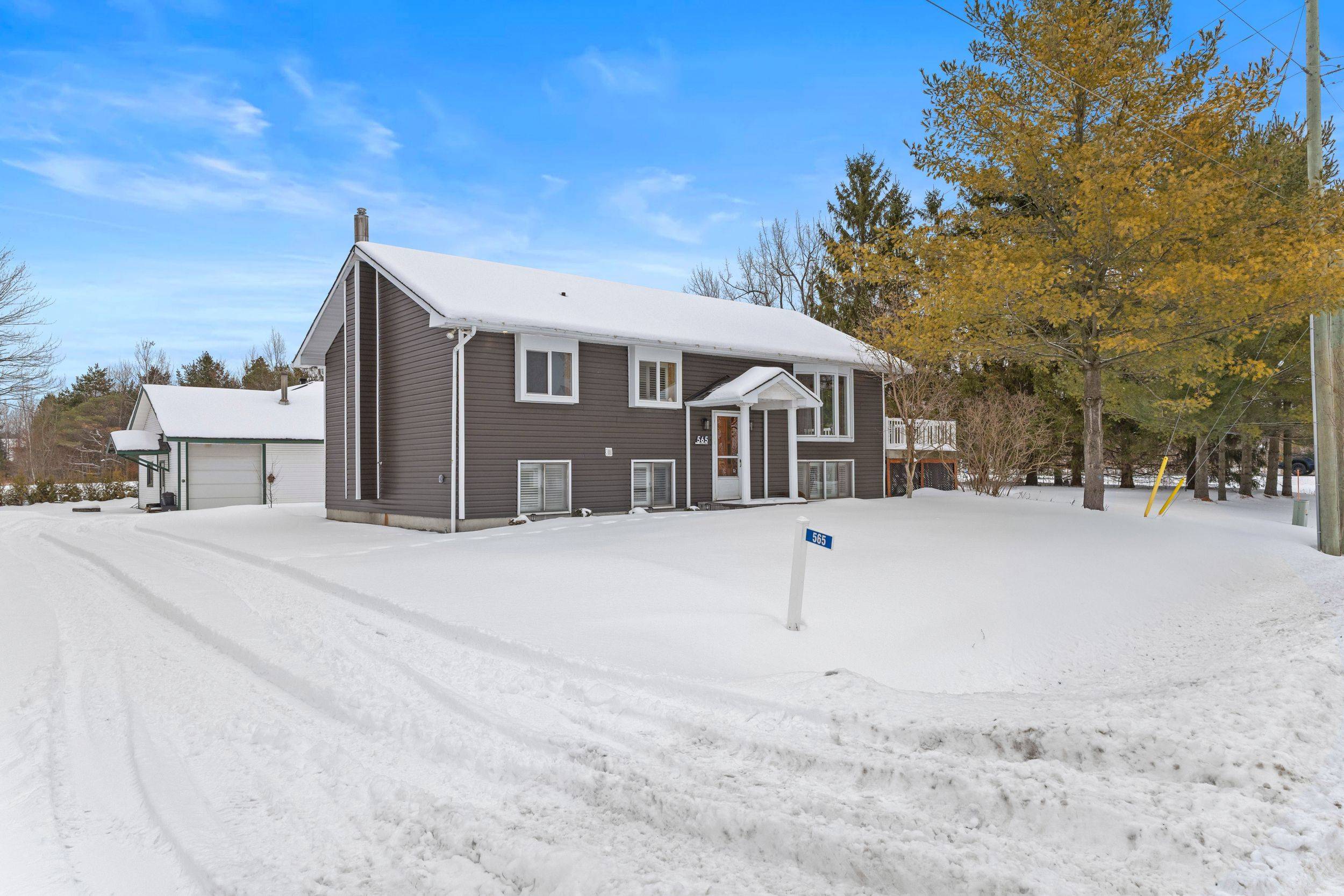 Clarence-rockland, ON K0A 2A0,565 Vinette RD