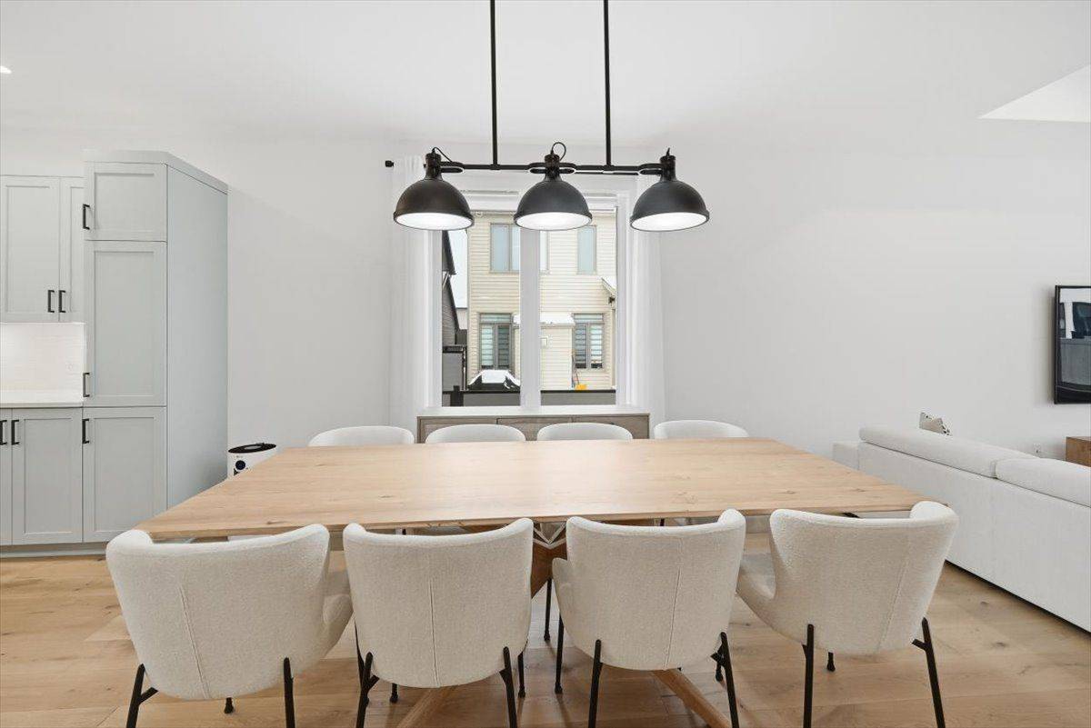 Orleans - Convent Glen And Area, ON K1W 0R4,296 Cornice ST