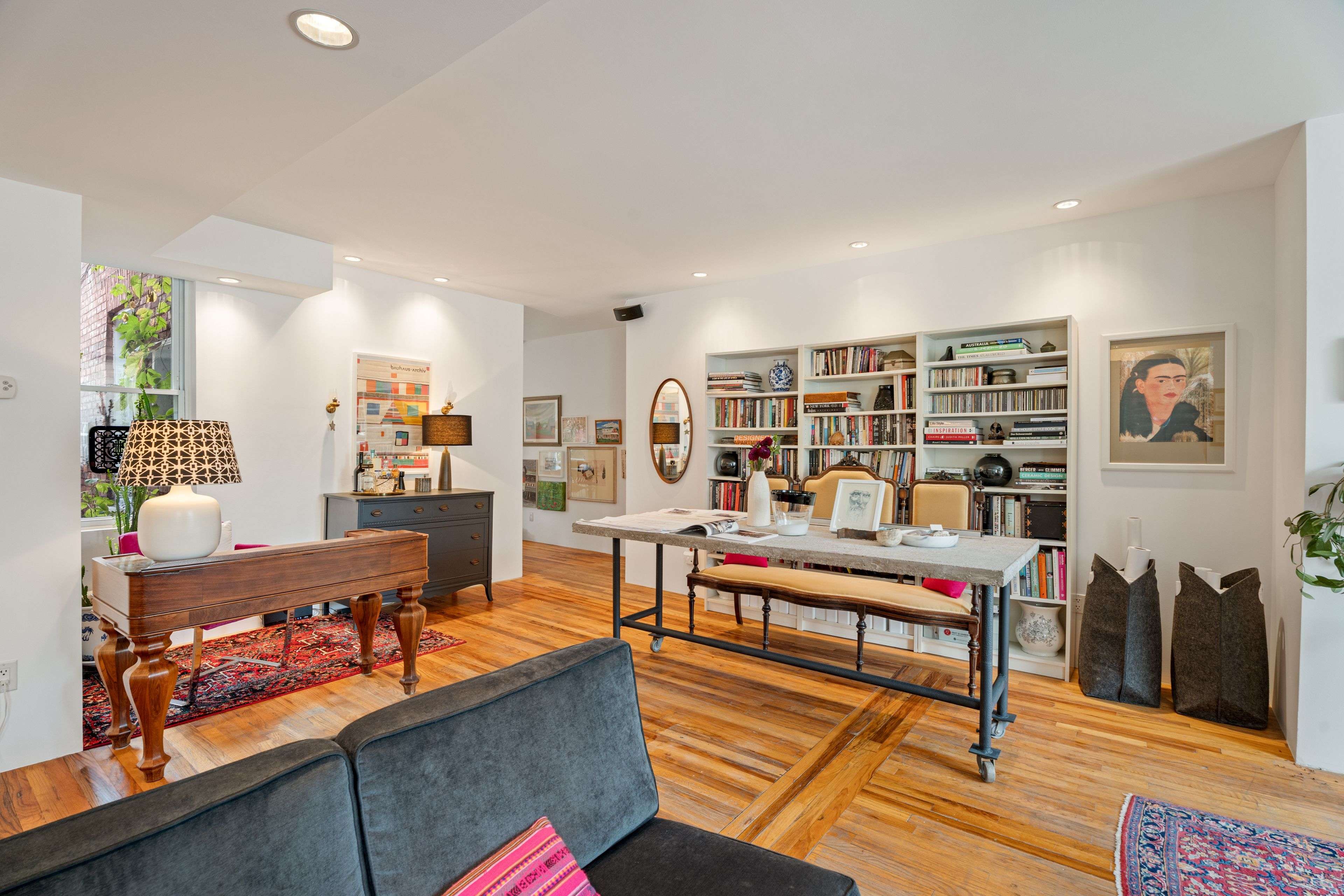 West Centre Town, ON K1R 7K6,378-380 BOOTH ST