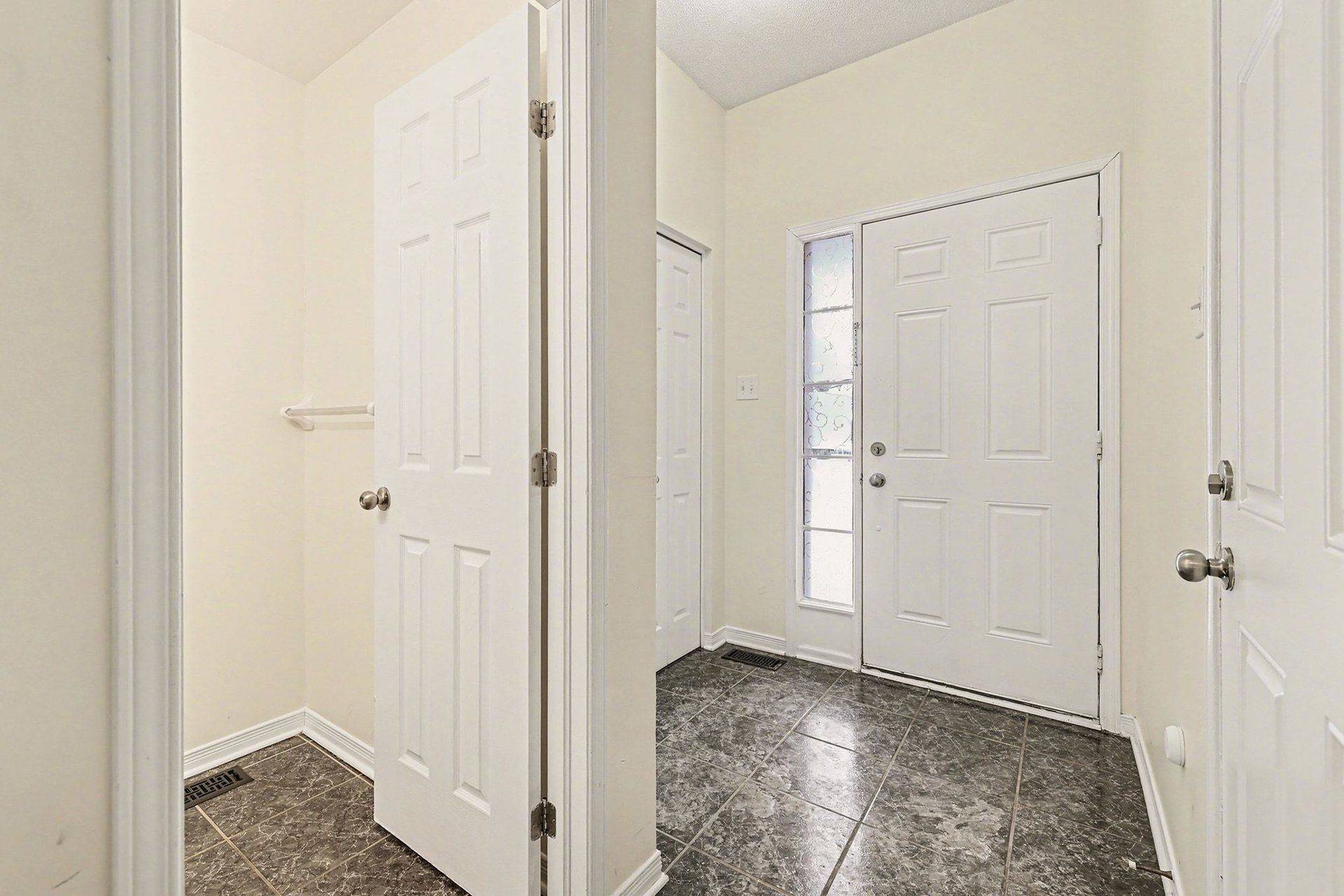 Kanata, ON K2K 0C3,1073 Marconi AVE