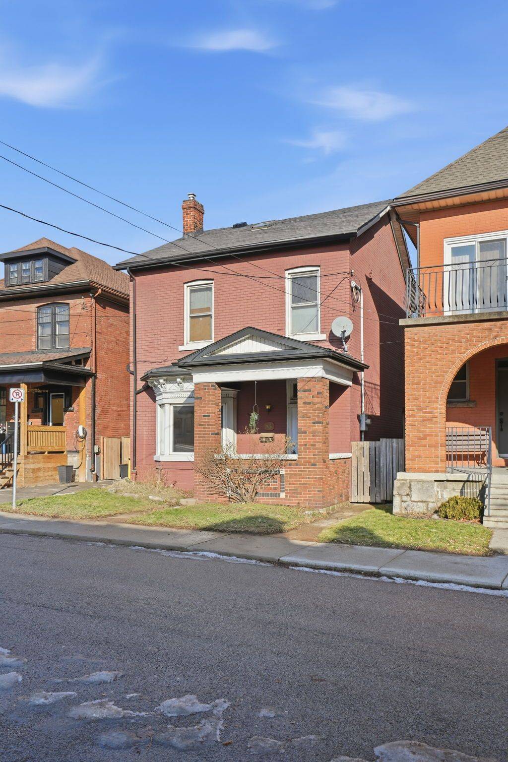Hamilton, ON L8R 1W4,24 Florence ST